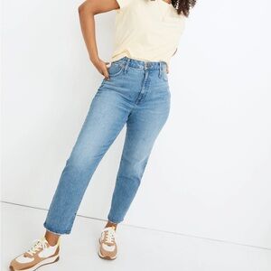 NWOT Madewell Classic Straight Jean Size 27